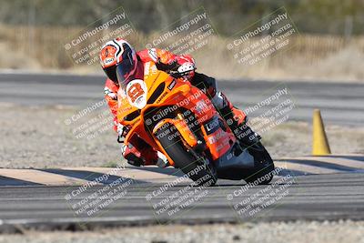 media/Dec-01-2025-Moto Forza (Mon) [[2daa91e15f]]/1-Advanced Group/Session 3 (Turn 3)/